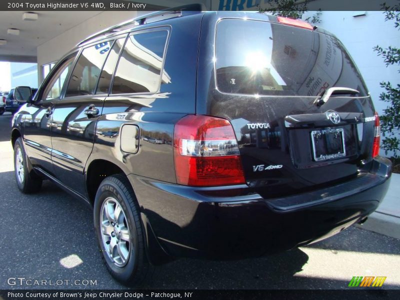 Black / Ivory 2004 Toyota Highlander V6 4WD
