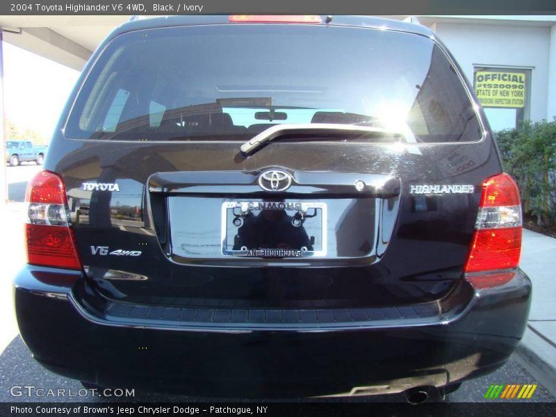 Black / Ivory 2004 Toyota Highlander V6 4WD