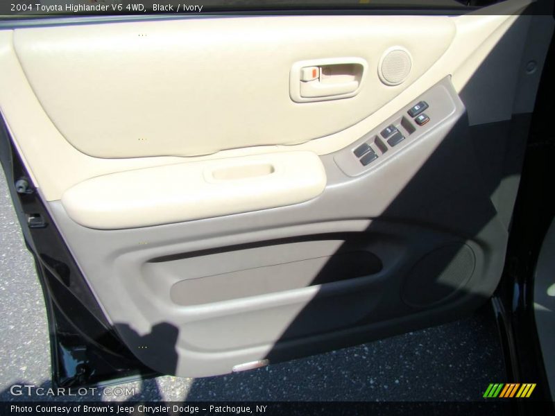 Black / Ivory 2004 Toyota Highlander V6 4WD