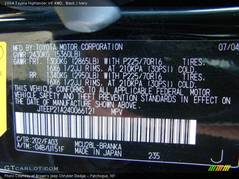 Black / Ivory 2004 Toyota Highlander V6 4WD