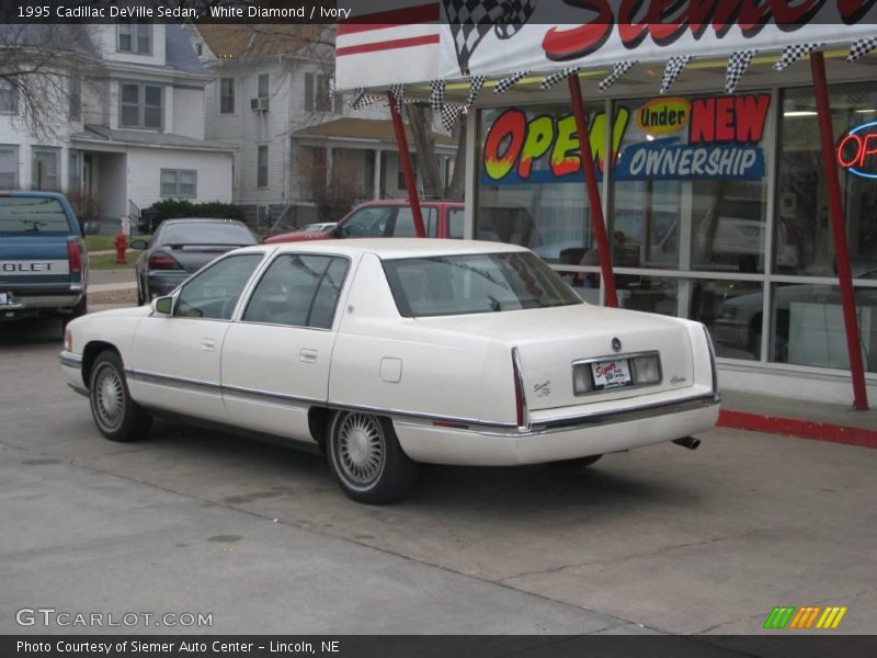 White Diamond / Ivory 1995 Cadillac DeVille Sedan