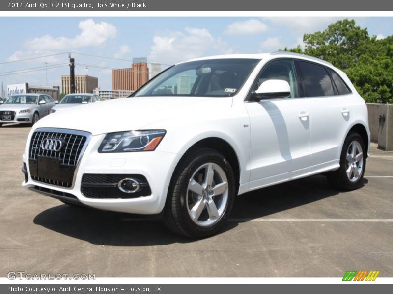 Ibis White / Black 2012 Audi Q5 3.2 FSI quattro