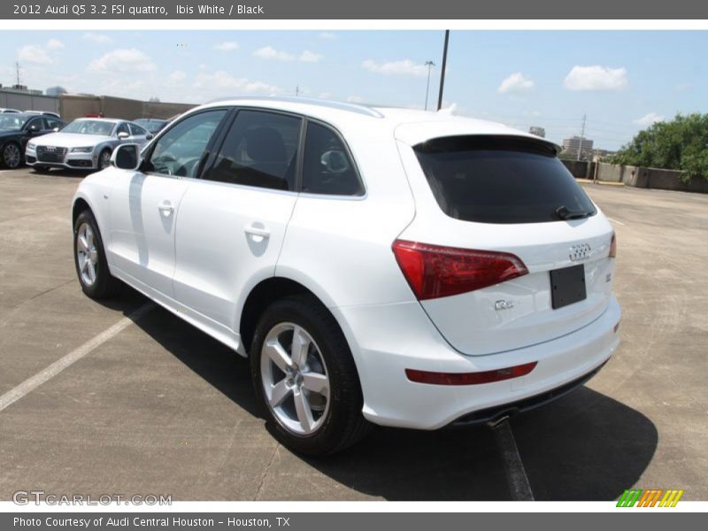Ibis White / Black 2012 Audi Q5 3.2 FSI quattro