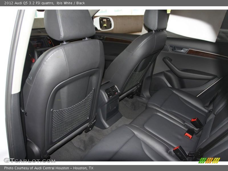Ibis White / Black 2012 Audi Q5 3.2 FSI quattro