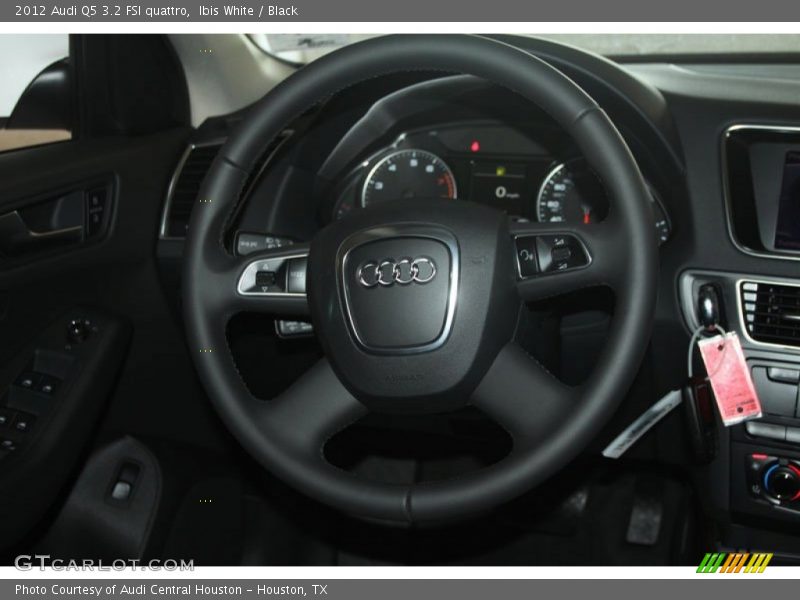 Ibis White / Black 2012 Audi Q5 3.2 FSI quattro