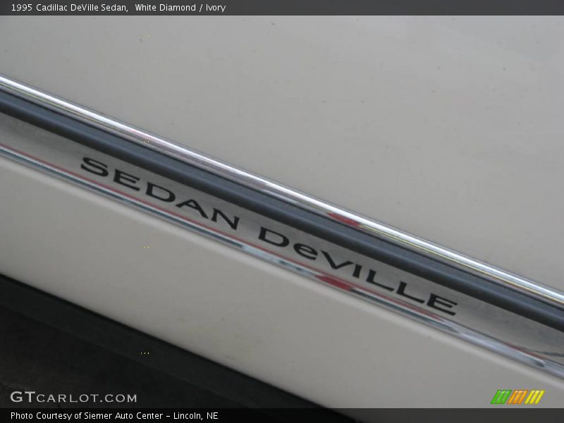 White Diamond / Ivory 1995 Cadillac DeVille Sedan