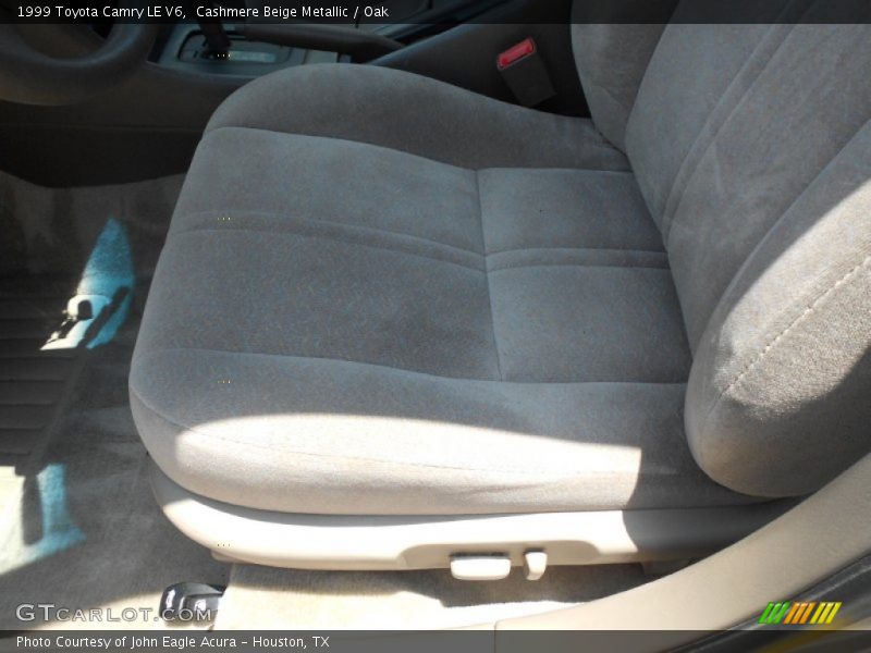 Cashmere Beige Metallic / Oak 1999 Toyota Camry LE V6
