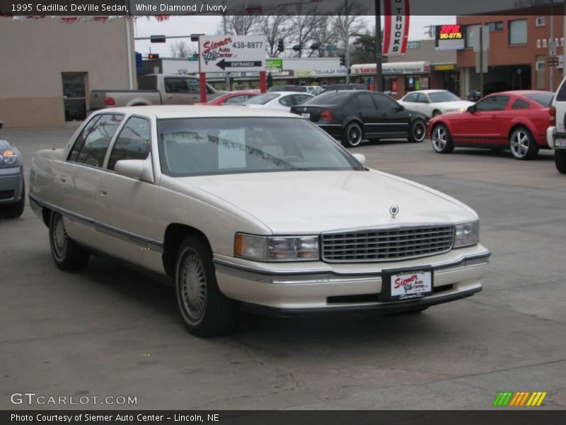 White Diamond / Ivory 1995 Cadillac DeVille Sedan