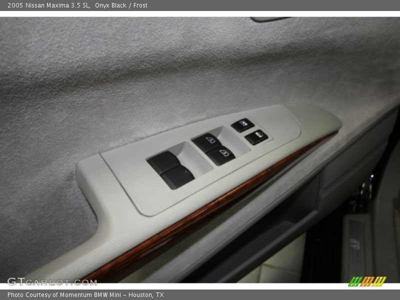 Onyx Black / Frost 2005 Nissan Maxima 3.5 SL