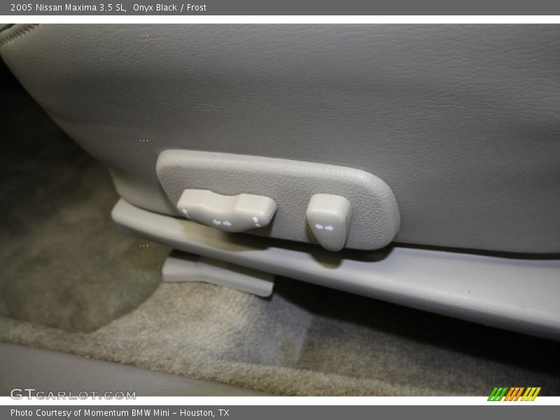 Onyx Black / Frost 2005 Nissan Maxima 3.5 SL