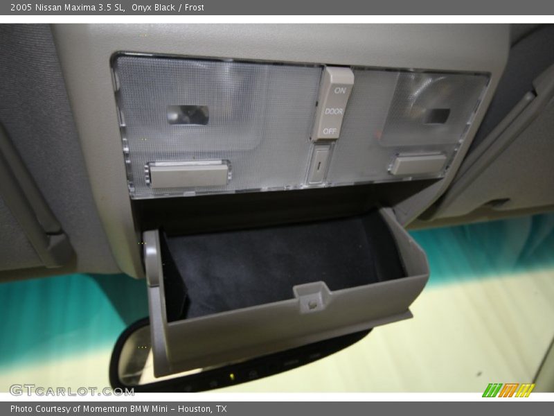 Onyx Black / Frost 2005 Nissan Maxima 3.5 SL