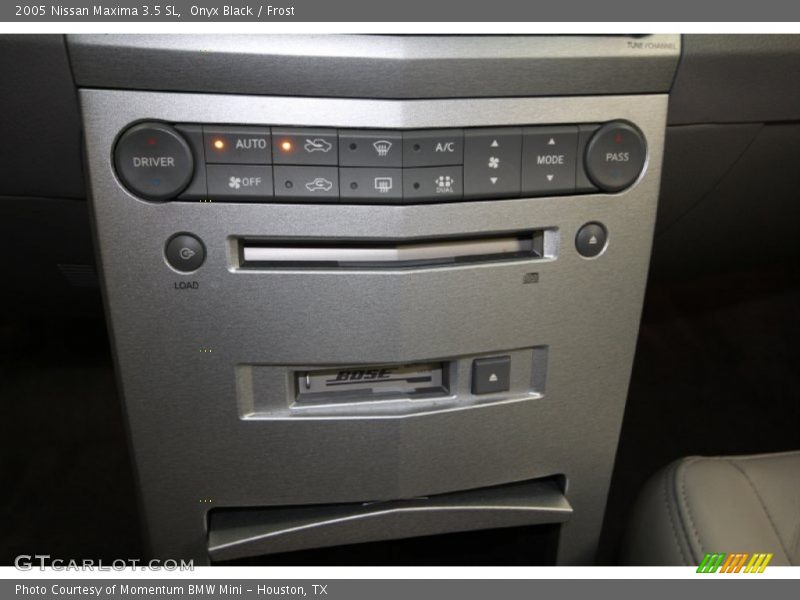 Onyx Black / Frost 2005 Nissan Maxima 3.5 SL