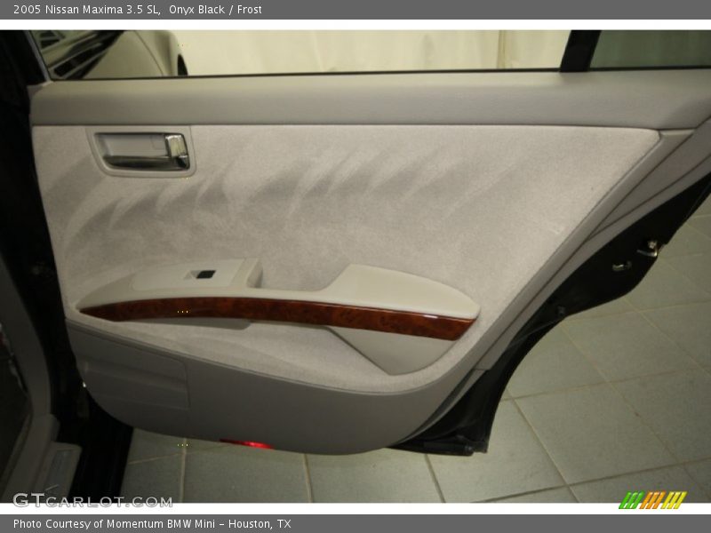 Onyx Black / Frost 2005 Nissan Maxima 3.5 SL