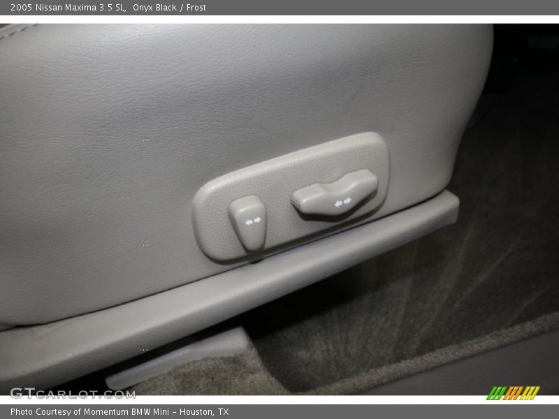 Onyx Black / Frost 2005 Nissan Maxima 3.5 SL