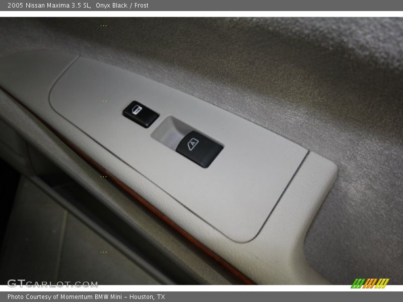 Onyx Black / Frost 2005 Nissan Maxima 3.5 SL