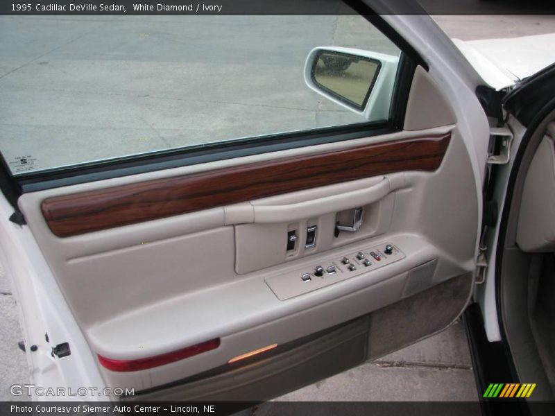 White Diamond / Ivory 1995 Cadillac DeVille Sedan