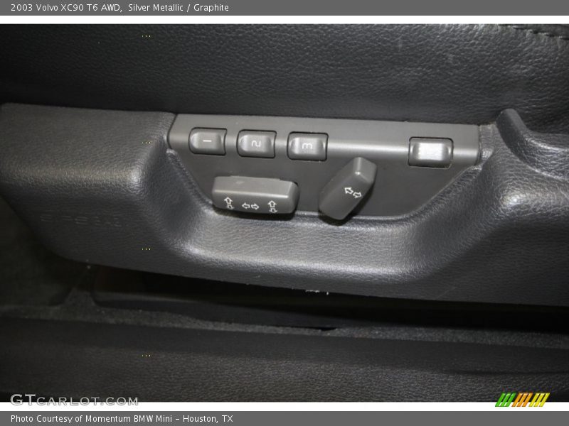 Controls of 2003 XC90 T6 AWD