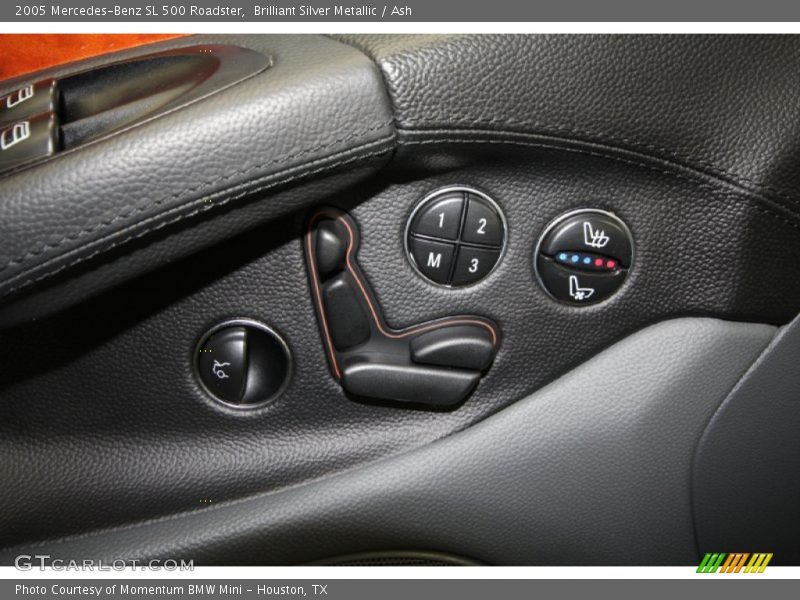 Controls of 2005 SL 500 Roadster