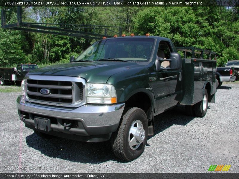 Dark Highland Green Metallic / Medium Parchment 2002 Ford F350 Super Duty XL Regular Cab 4x4 Utility Truck