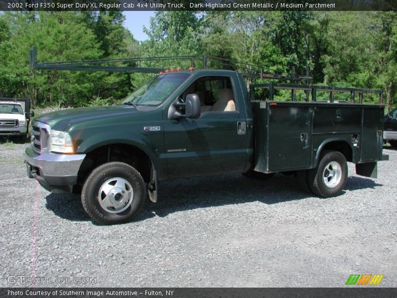 Dark Highland Green Metallic / Medium Parchment 2002 Ford F350 Super Duty XL Regular Cab 4x4 Utility Truck