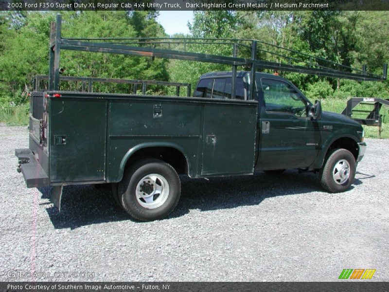 Dark Highland Green Metallic / Medium Parchment 2002 Ford F350 Super Duty XL Regular Cab 4x4 Utility Truck