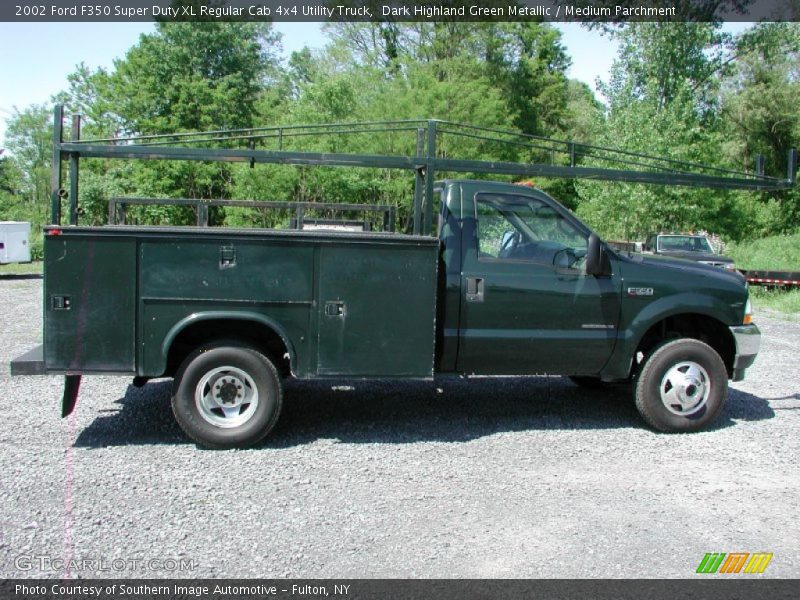 Dark Highland Green Metallic / Medium Parchment 2002 Ford F350 Super Duty XL Regular Cab 4x4 Utility Truck