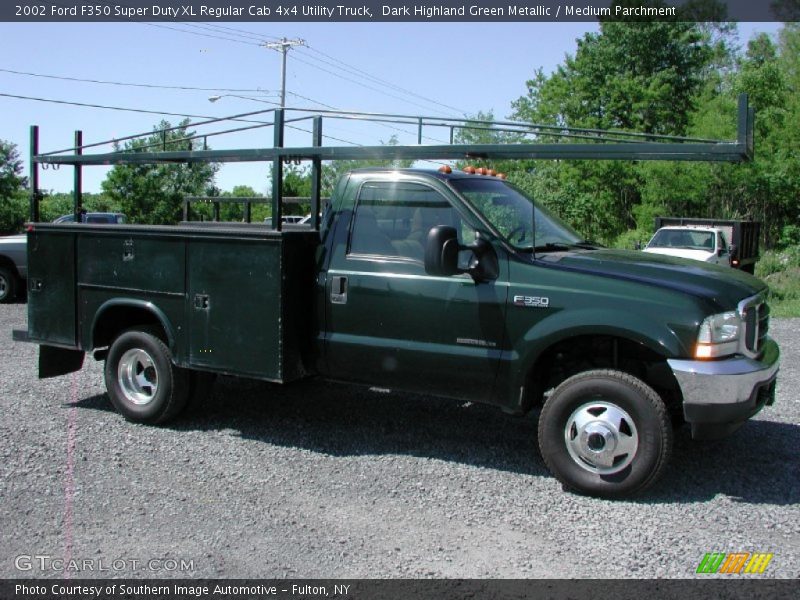 Dark Highland Green Metallic / Medium Parchment 2002 Ford F350 Super Duty XL Regular Cab 4x4 Utility Truck