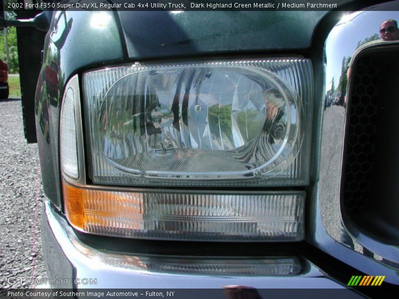 Dark Highland Green Metallic / Medium Parchment 2002 Ford F350 Super Duty XL Regular Cab 4x4 Utility Truck