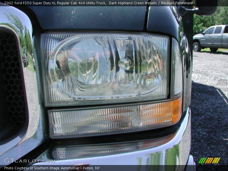 Dark Highland Green Metallic / Medium Parchment 2002 Ford F350 Super Duty XL Regular Cab 4x4 Utility Truck