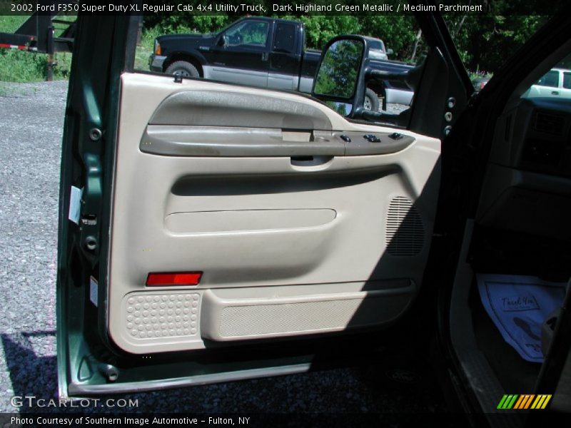 Dark Highland Green Metallic / Medium Parchment 2002 Ford F350 Super Duty XL Regular Cab 4x4 Utility Truck