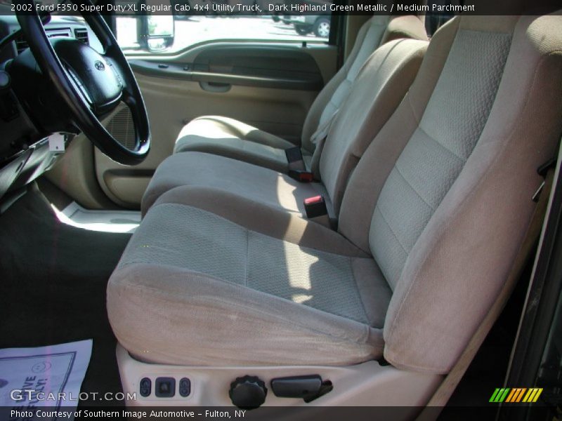 Dark Highland Green Metallic / Medium Parchment 2002 Ford F350 Super Duty XL Regular Cab 4x4 Utility Truck