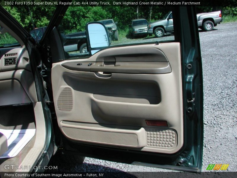 Dark Highland Green Metallic / Medium Parchment 2002 Ford F350 Super Duty XL Regular Cab 4x4 Utility Truck