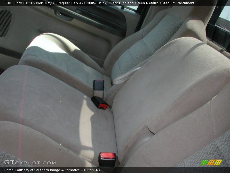 Dark Highland Green Metallic / Medium Parchment 2002 Ford F350 Super Duty XL Regular Cab 4x4 Utility Truck