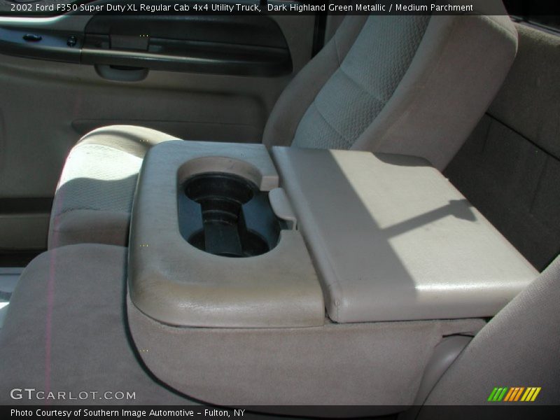Dark Highland Green Metallic / Medium Parchment 2002 Ford F350 Super Duty XL Regular Cab 4x4 Utility Truck