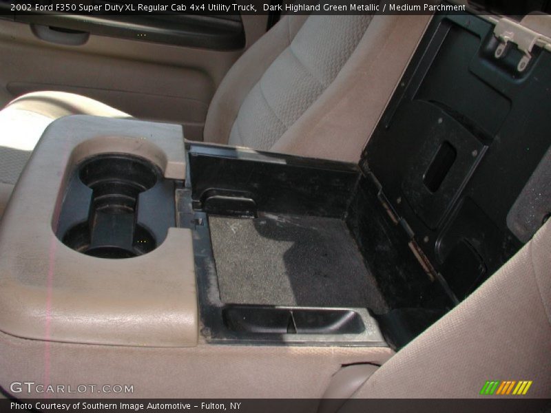 Dark Highland Green Metallic / Medium Parchment 2002 Ford F350 Super Duty XL Regular Cab 4x4 Utility Truck