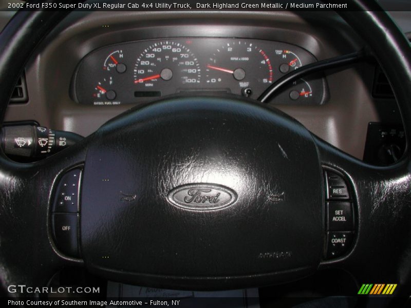 Dark Highland Green Metallic / Medium Parchment 2002 Ford F350 Super Duty XL Regular Cab 4x4 Utility Truck