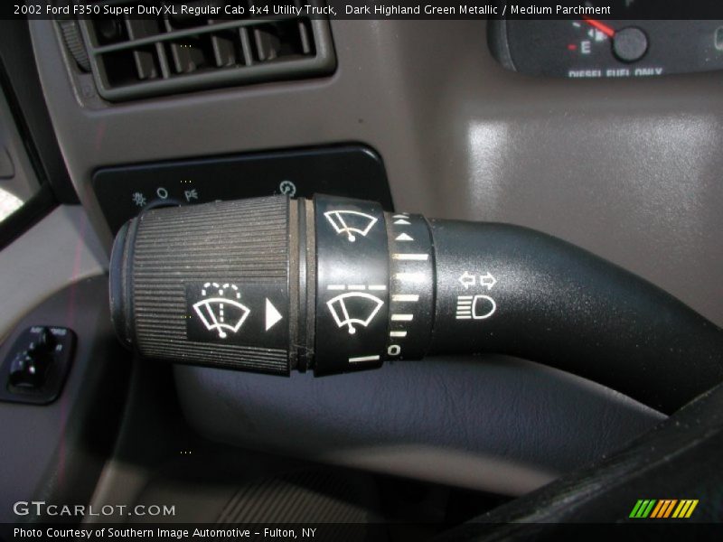 Dark Highland Green Metallic / Medium Parchment 2002 Ford F350 Super Duty XL Regular Cab 4x4 Utility Truck