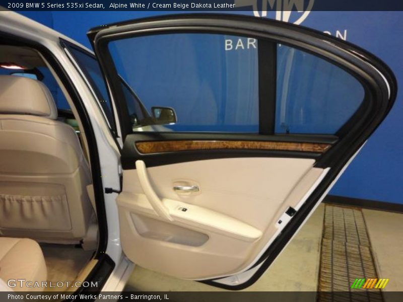 Alpine White / Cream Beige Dakota Leather 2009 BMW 5 Series 535xi Sedan