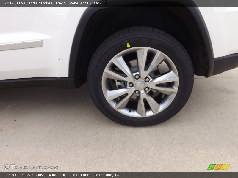 Stone White / Black 2012 Jeep Grand Cherokee Laredo