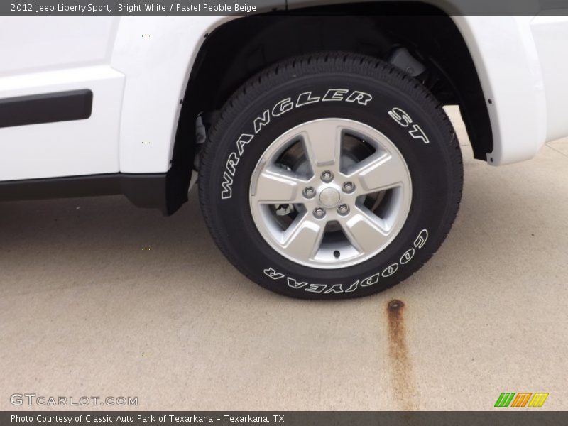 Bright White / Pastel Pebble Beige 2012 Jeep Liberty Sport