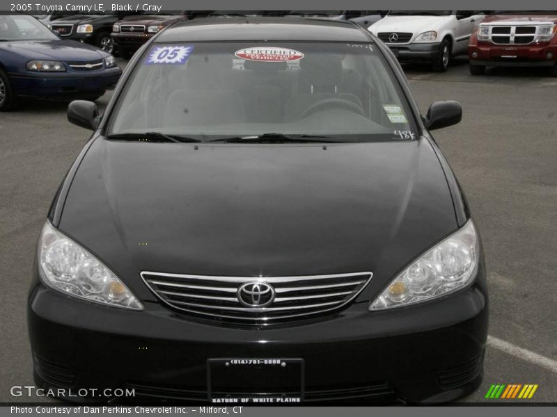 Black / Gray 2005 Toyota Camry LE
