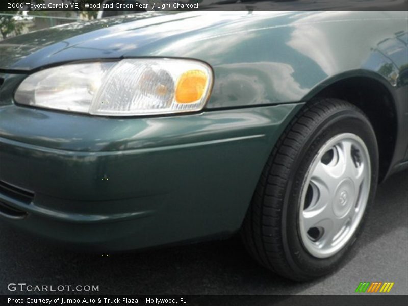 Woodland Green Pearl / Light Charcoal 2000 Toyota Corolla VE