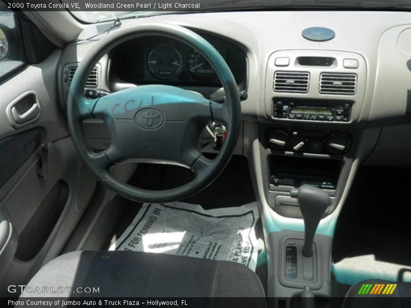 Woodland Green Pearl / Light Charcoal 2000 Toyota Corolla VE