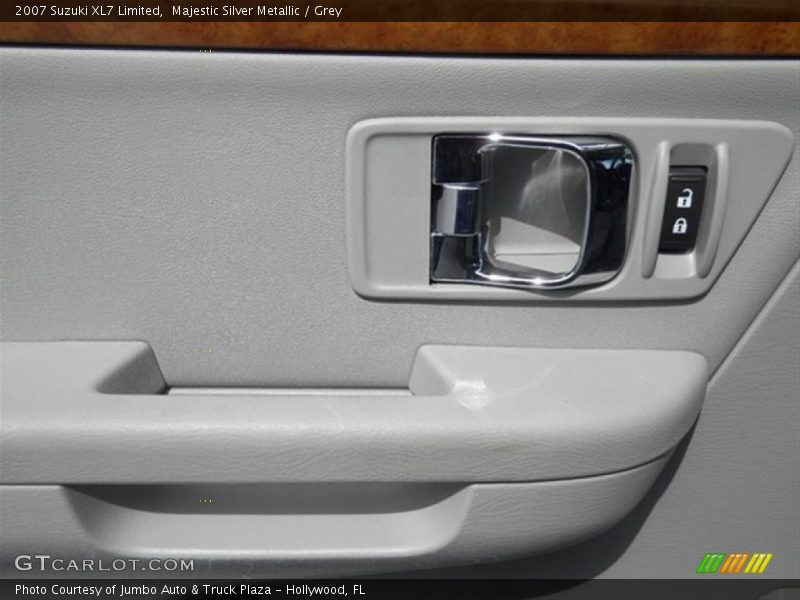 Majestic Silver Metallic / Grey 2007 Suzuki XL7 Limited