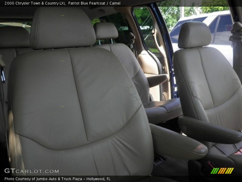 Patriot Blue Pearlcoat / Camel 2000 Chrysler Town & Country LXi