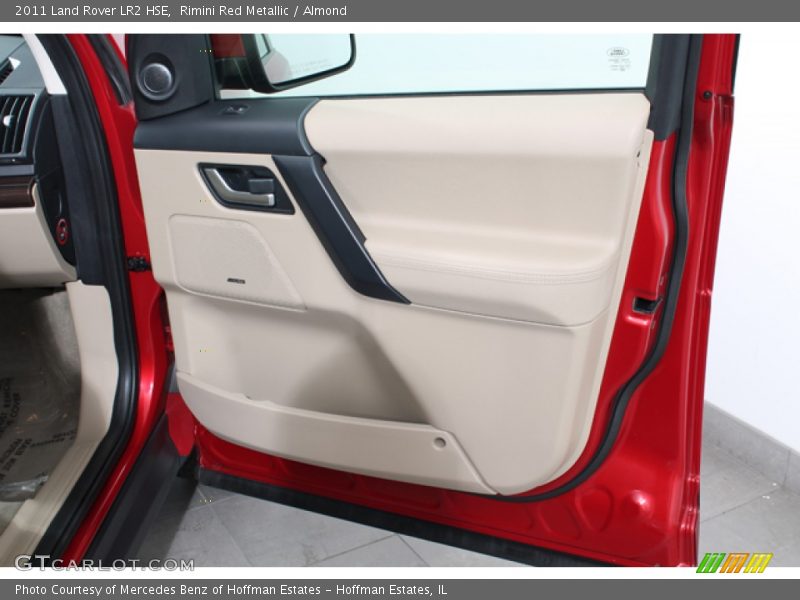 Rimini Red Metallic / Almond 2011 Land Rover LR2 HSE