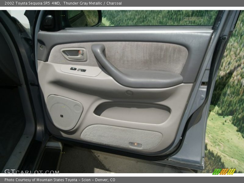 Thunder Gray Metallic / Charcoal 2002 Toyota Sequoia SR5 4WD