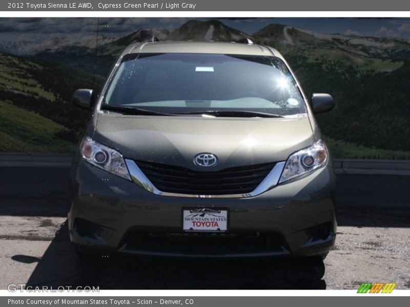 Cypress Green Pearl / Light Gray 2012 Toyota Sienna LE AWD