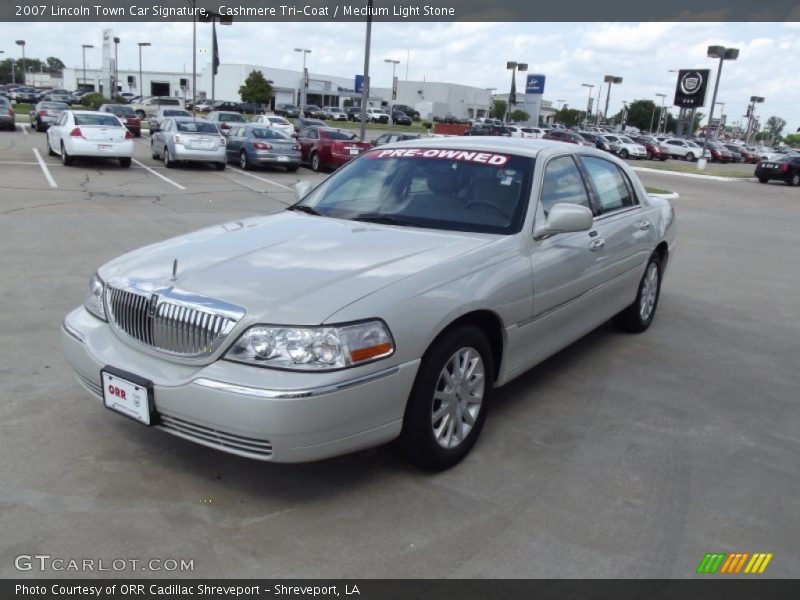 Cashmere Tri-Coat / Medium Light Stone 2007 Lincoln Town Car Signature