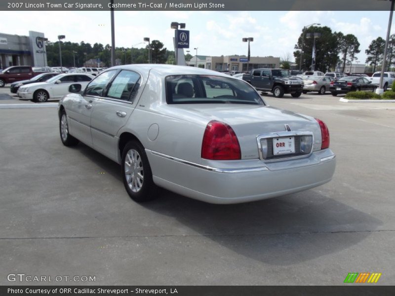Cashmere Tri-Coat / Medium Light Stone 2007 Lincoln Town Car Signature